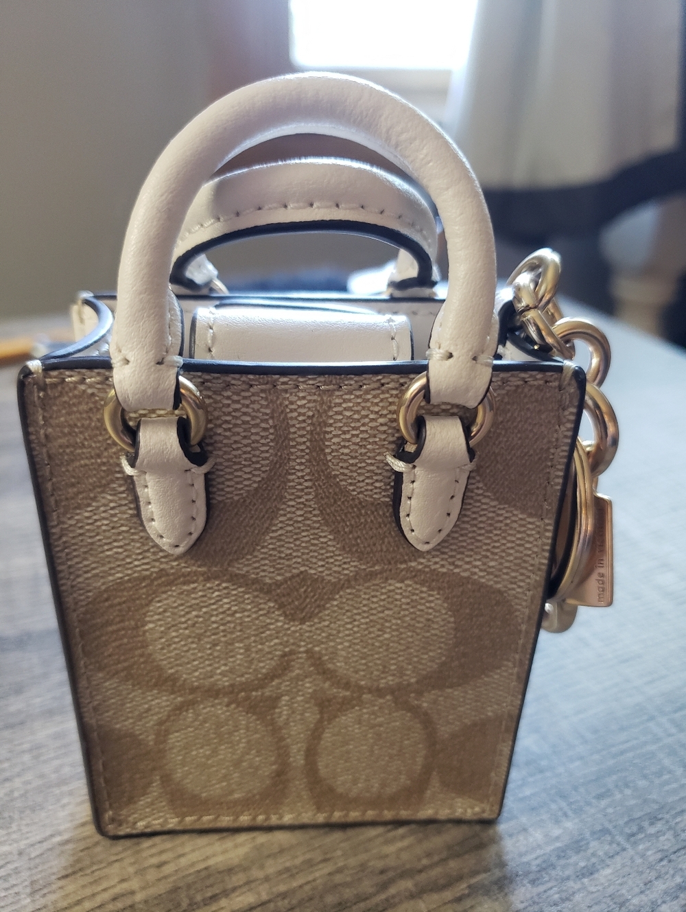 Authentic Coach Mini Tote Bag Key Chain Charm in Beige with White Handles-NWT - Picture 4 of 7